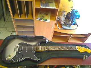 Fender Stratocaster + Carry Bag (Collection Only !!!!!!)