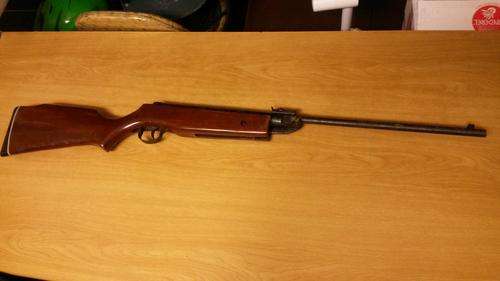 Pellet Gun 500 fps Chinese make (Shipping R70)