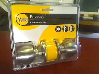 Yale Knobset with Entrance Function