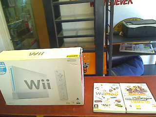 Nintendo Wii  + 2 x Control + Motion Sensor + All Cables + 2 games + Dance/Excersize mat