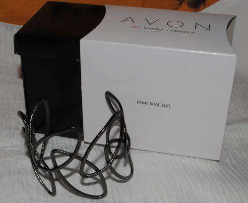 GORGEOUS AVON REMY BRACELET