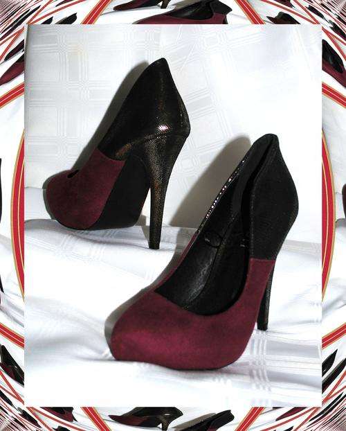 ***LAST PAIR*** STYLISH MOCK SUEDE & TEXTURED HEEL - SIZE 5