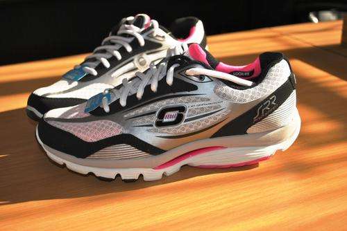 *GET READY FOR SUMMER**SKECHERS **TRAINERS**SIZE UK5