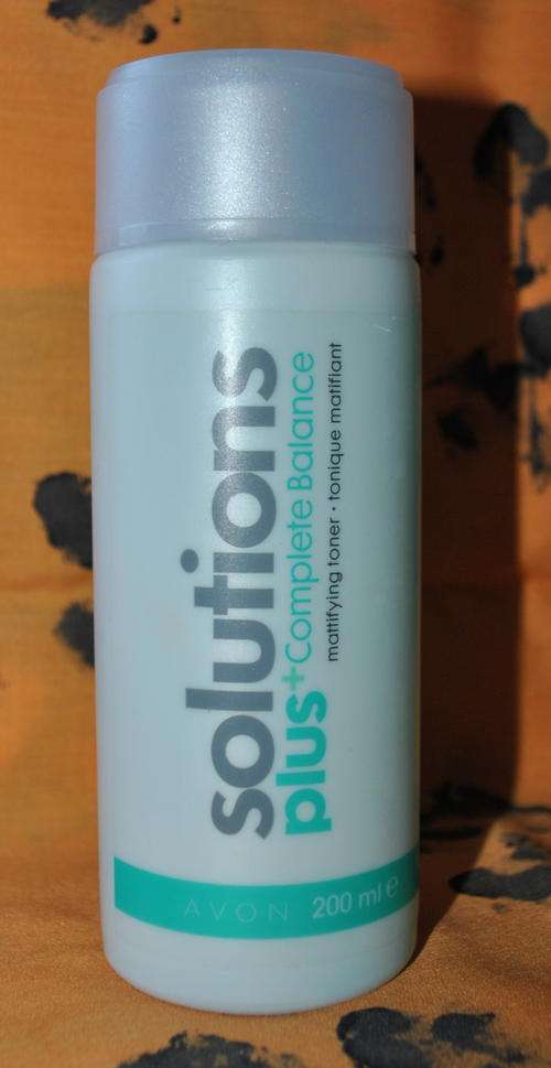 AVON SOLUTIONS COMPLETE BALANCE MATTIFYING TONER