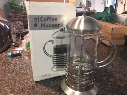 ** BEAUTIFUL COFFEE PLUNGER IN STAINLESS STEEL AND GLASS**