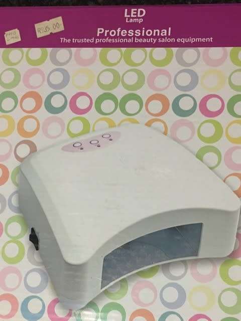 ** PROFFESSIONAL NAIL LED LAMP** R935 RETAIL