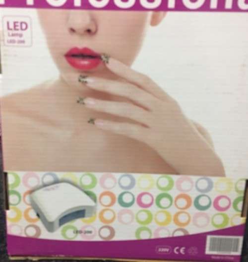 ** PROFFESSIONAL NAIL LED LAMP** R935 RETAIL