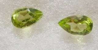 **100% GENUINE AAA NATURAL GREEN PERIDOT 0.50 TOTAL CTS -PAIR**