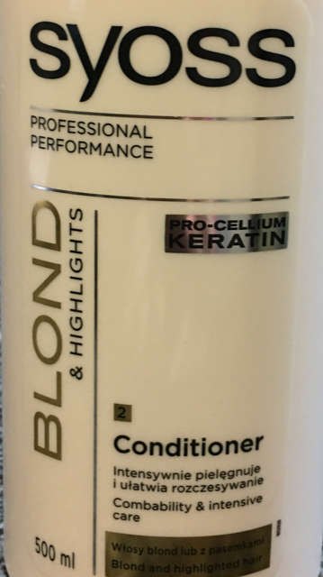**GENUINE SYOSS PROFFESSIONAL CONDITIONER** 500 ML