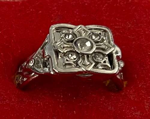 * AMAZING 925 RING WITH OPEN LOCKET FEATURE (6 GRAMS)