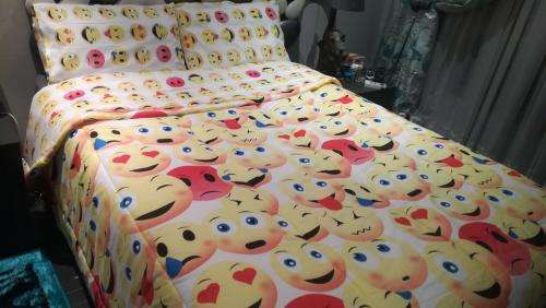3Pce Emoji Comforter - Reversible