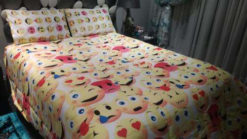 3Pce Emoji Comforter - Reversible