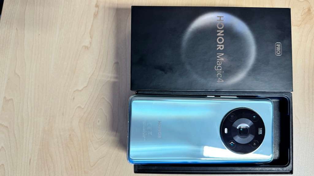 Honor Magic4 Pro 8GB + 256GB 100 X Zoom Camera