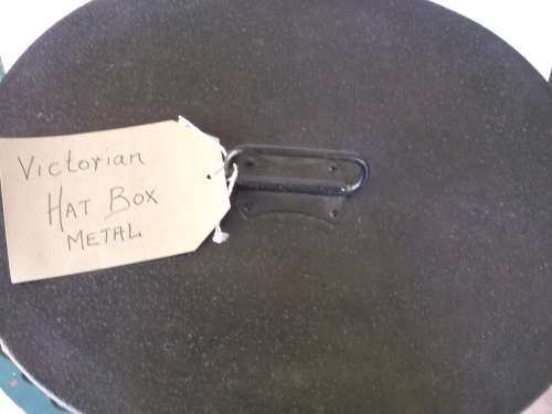 Victorian hat tin Victoriaanse metaal hoededoos