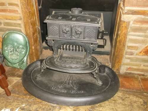 Falkirk stoof no 6, Queen Anne styl.