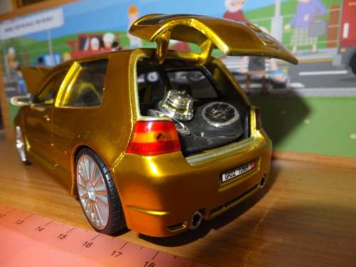Volkswagen Golf R32