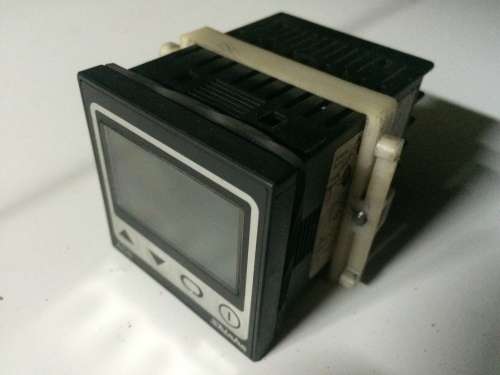 5 x Temperature Controllers and 2 Probes