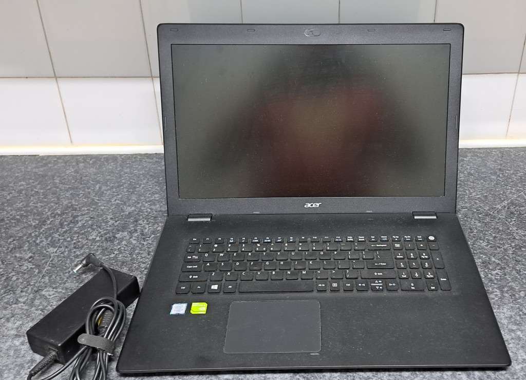 Acer TravelMate P278-MG-70KY (SALVAGE - NOT WORKING)