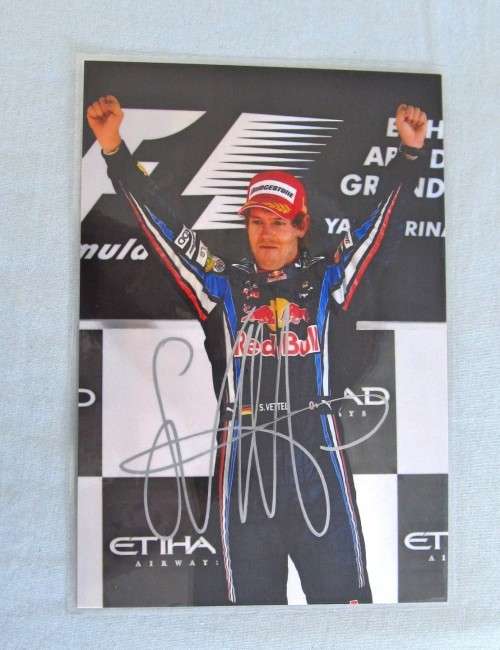 Minichamps Red Bull Hockenheim 2010 S. Vettel 1:18