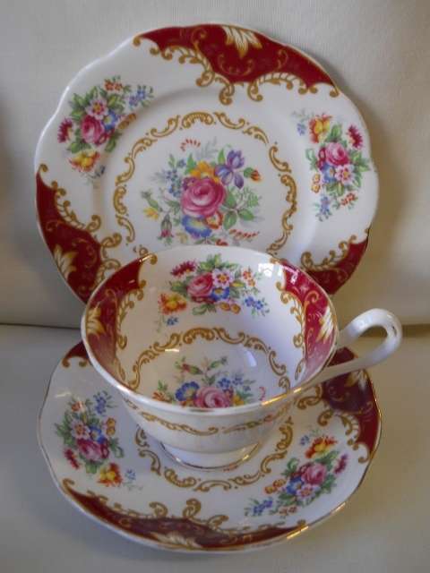 Royal  Albert  -  Canterbury  -  Trio