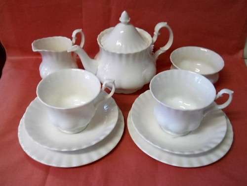Royal  Albert  ''Reverie''   Tea - 4 - Two.