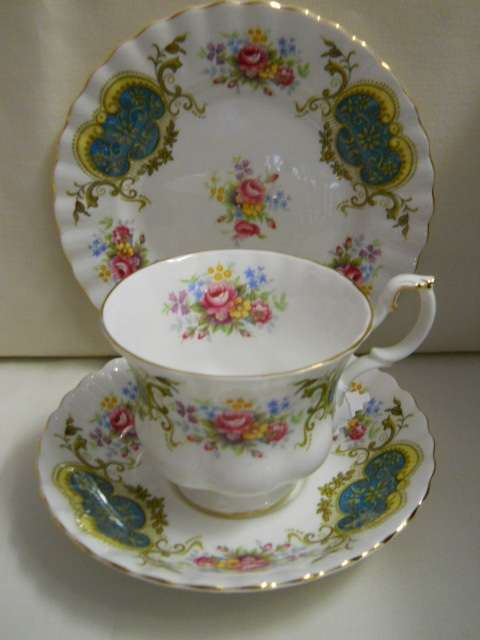 Royal Albert  ''Berkeley''  Trio