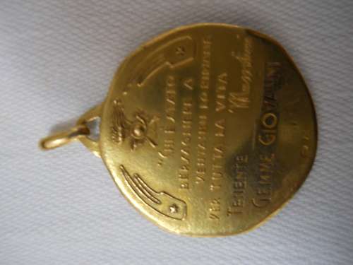 GOLD 750 - (18ct ) -  ITALIAN  MEDALION