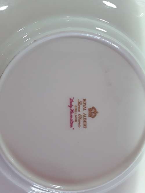 Royal Albert  ''LADY HAMILTON''  22 pc  TEA SET