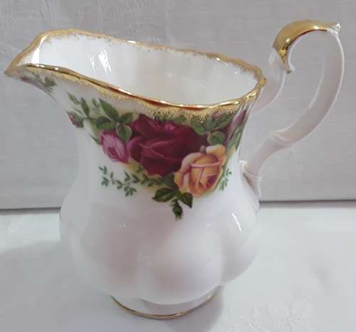 Royal Albert   ''Old Country Roses''  Milk  Jug