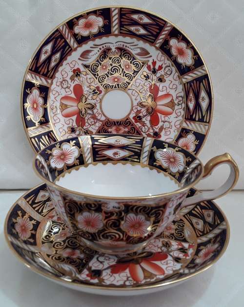 Royal Crown Derby -   Trio