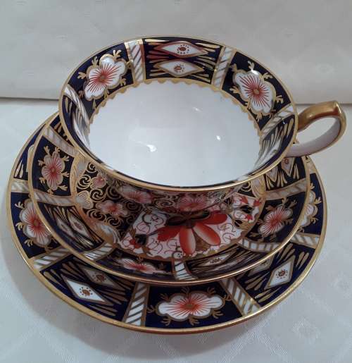 Royal Crown Derby -   Trio