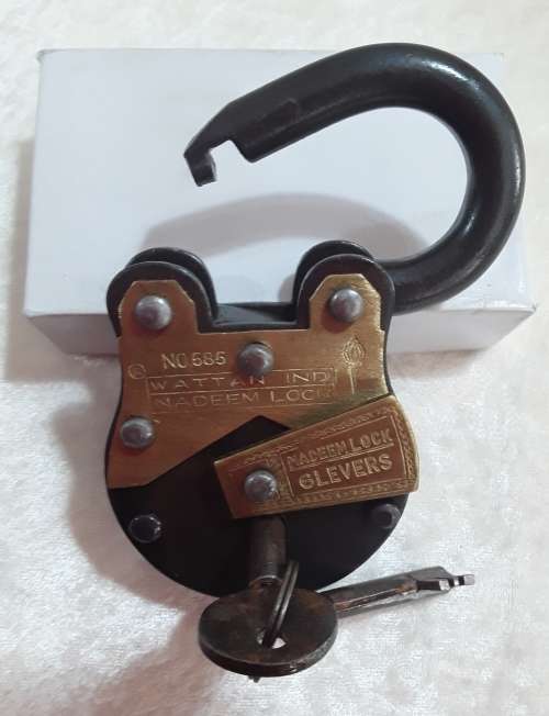 Vintage  Style  Padlocks  with  Keys