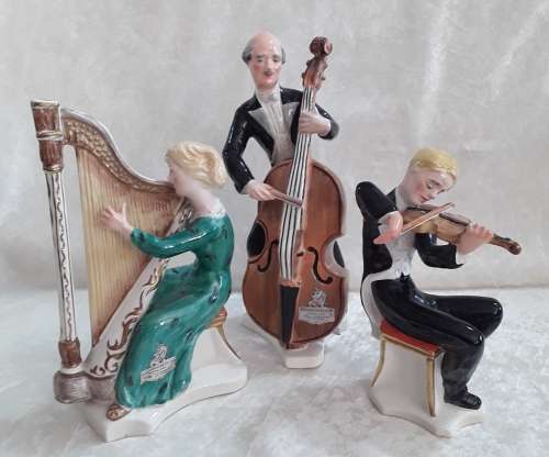 Wedgwood  Group Figures  /  3  Musicians