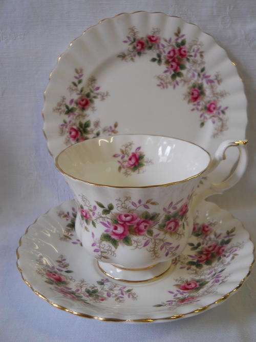 Royal Albert ''Lavender Rose''  Trio