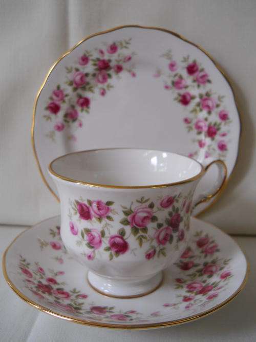 Queen Anne  ''Cascade Roses''  Trio.