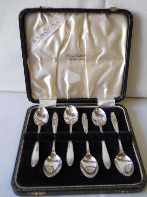 Sheffield c1936  Cased  Coffee Spoons