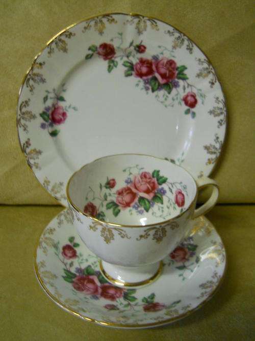 Old Royal China Trio