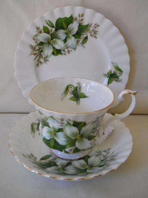 Royal Albert  'Trillium'  Trio