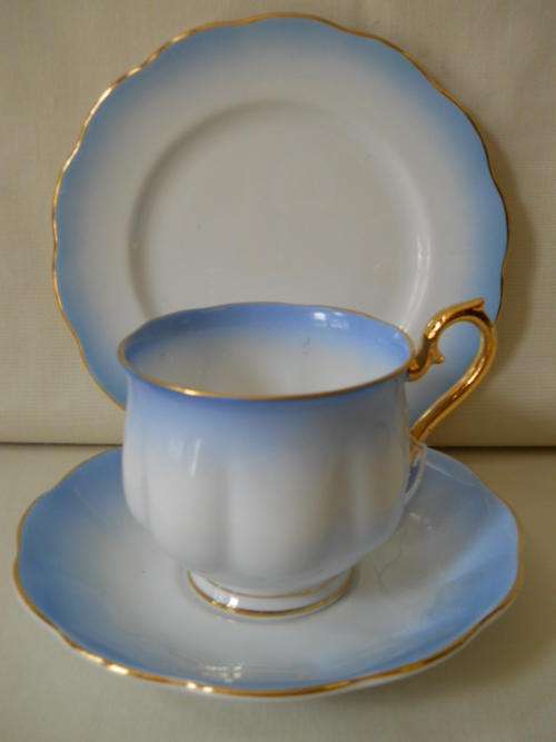 Royal Albert   'Rainbow'   Trio