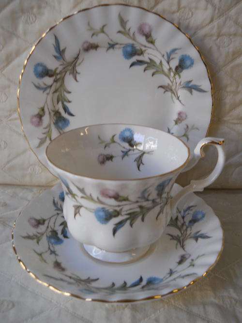 Royal Albert  ''BRIGADOON''  Trio