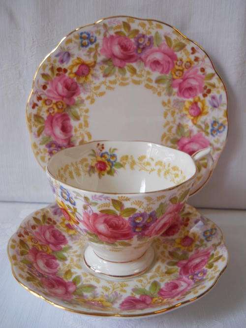 Royal Albert  ''Serena''  Trio