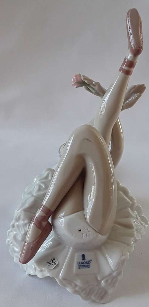 Lladro  -  Rose Ballet -  Figure