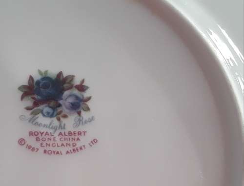 Royal Albert  -  Moonlight Rose  -  Dinner Plate