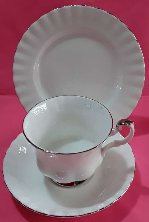 Royal Albert  -  Chantilly  -  Trio.