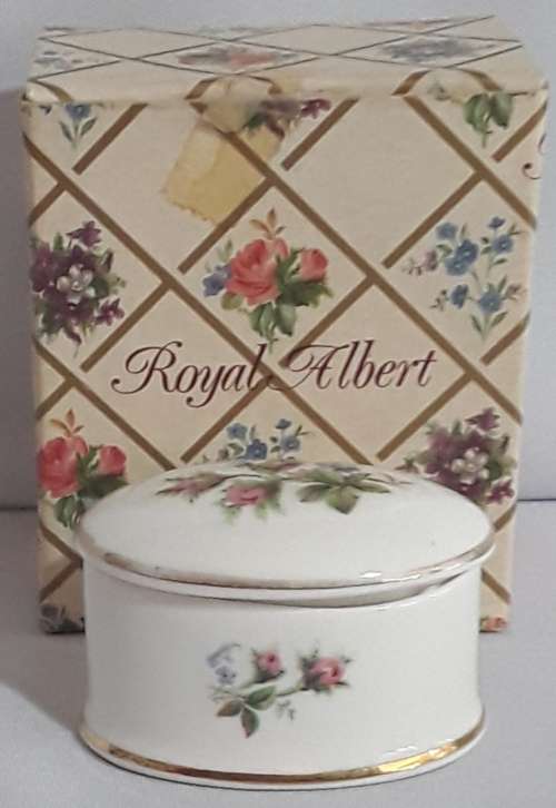 Royal  Albert  ``MOSS ROSE``  Boxed  lidded Trinket