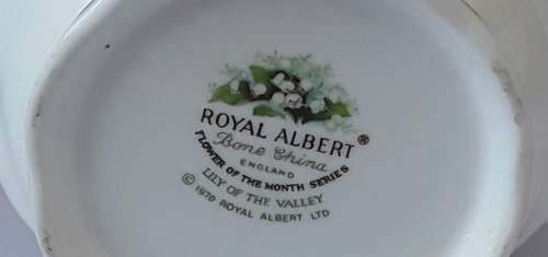 Royal  Albert  ``Flowers  of  the  month``  Coffee  Mug