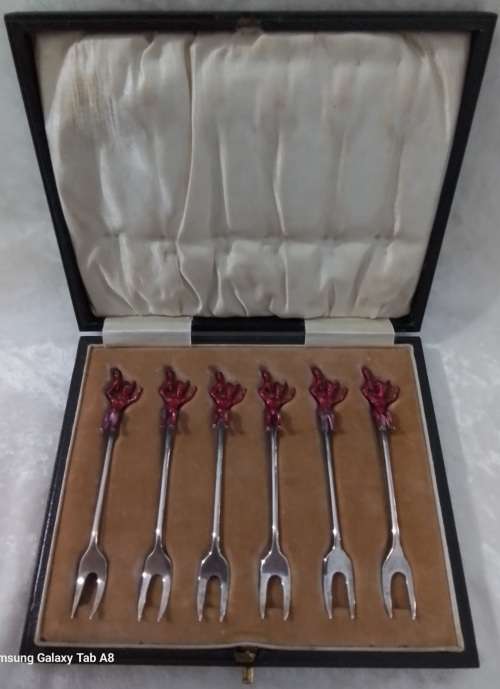 Birmingham  1926   -   Cased  Set  of   Devil  Cocktail  Forks