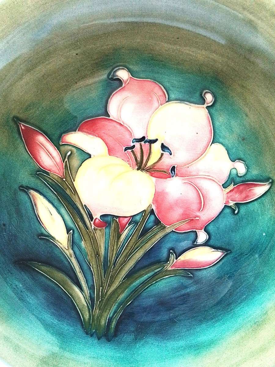 Moorcroft   ``FREESIA``   Plate