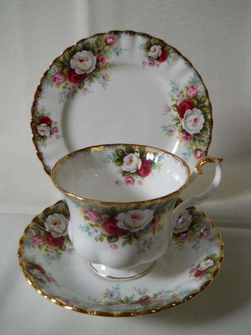 Royal Albert ' Celebration ' Trio