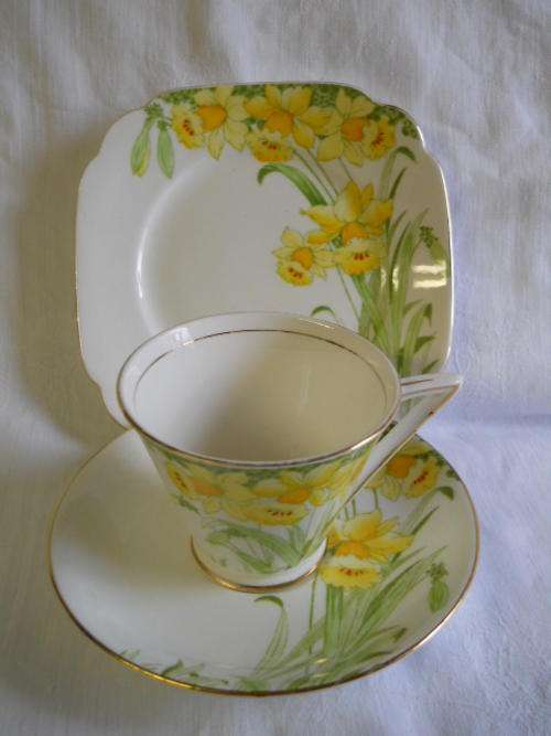 Royal Standard  'Daffodil'  Trio